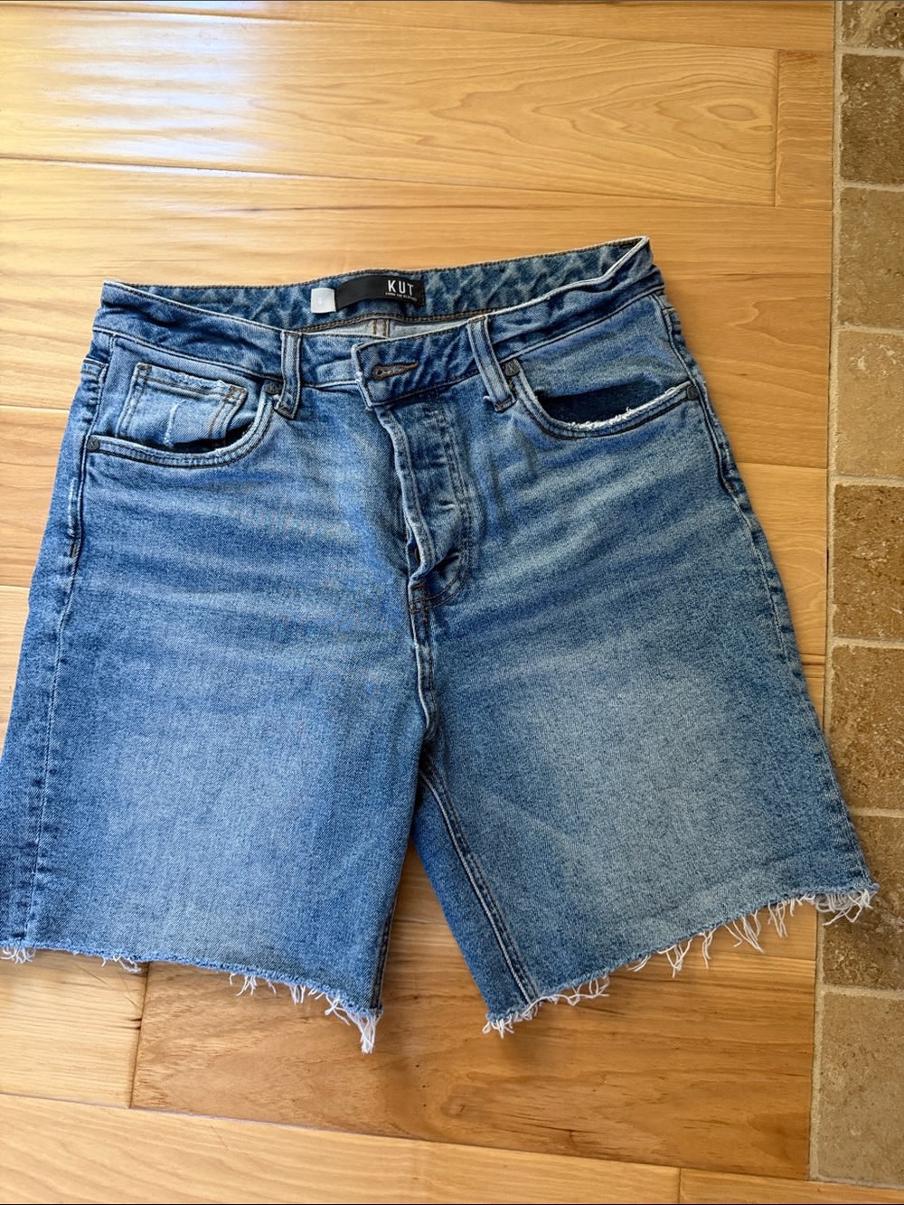 Kut from Kloth cut off Jean shorts